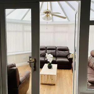 https://5-bedroom-cottage-in-healing-grimsby.yorkshirehotels.net